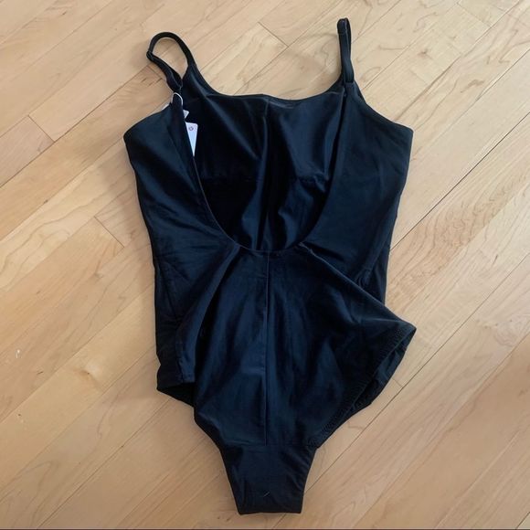 Lululemon Waterside Swim One-Piece - Picture 5 of 8